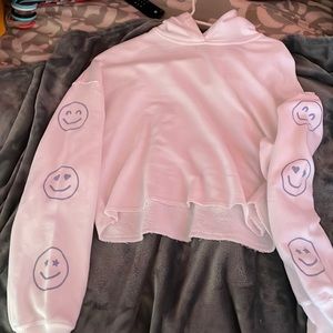 white emoji hollister cropped hoodie
